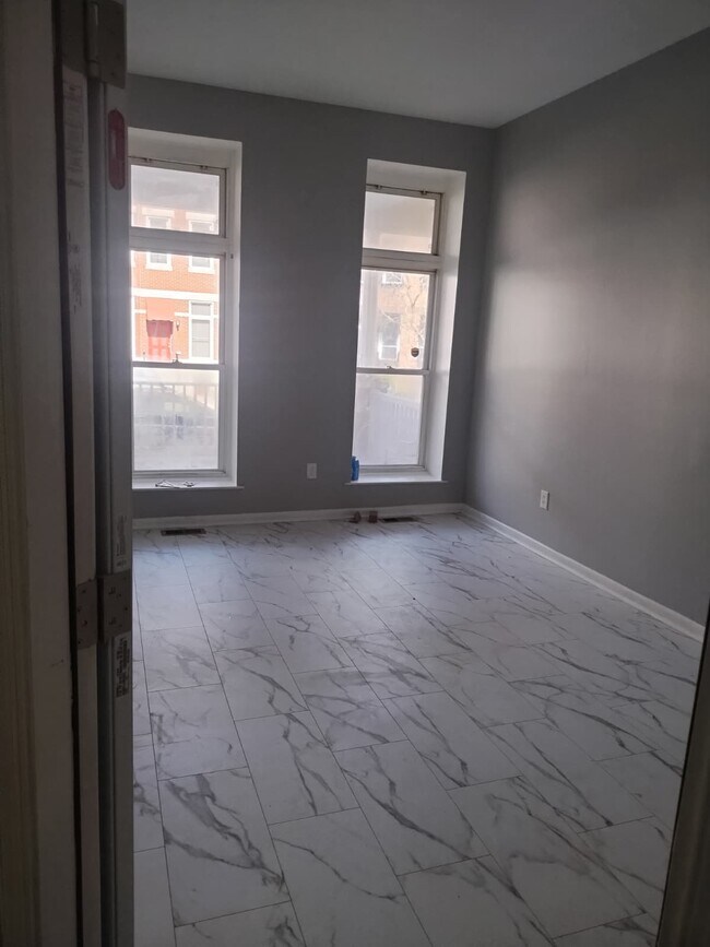 Foto del edificio - 2202 Brookfield Ave