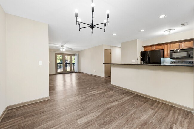 Building Photo - 1040 University Dr