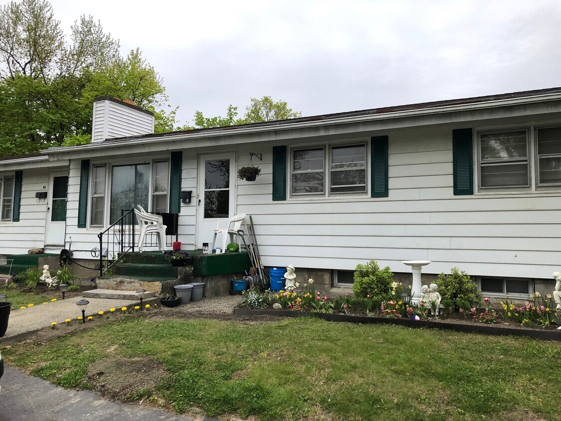 4 Marlyn Dr Unit 4C, Latham, NY 12110 Apartments in Latham, NY