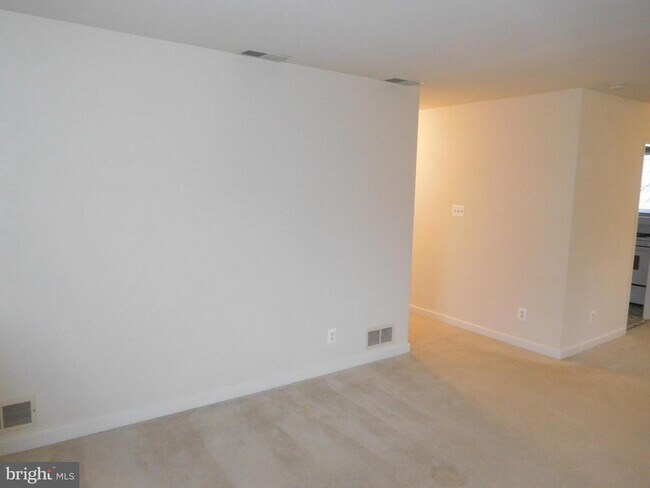 Building Photo - 714 20th St S