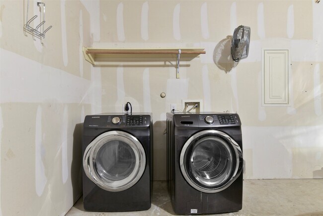 Building Photo - 1812 Don Alejandro