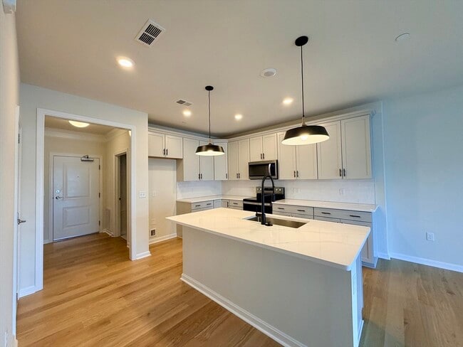 Building Photo - 2 Codman Wy