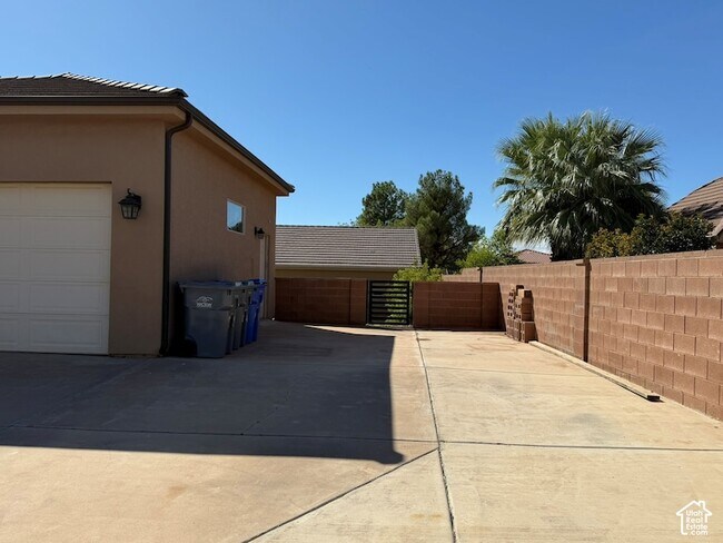 Foto del edificio - 2596 Hidden Canyon Dr