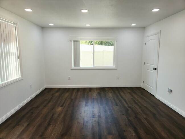 Living Space - 16407 Mount Ararat Cir