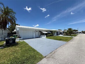 Building Photo - 8107 NW 58th Ct