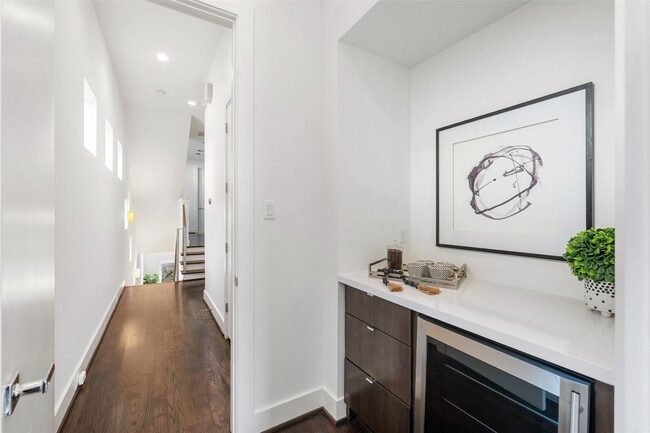 Building Photo - 316 Birdsall St