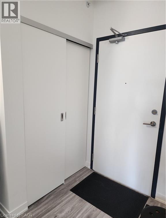 Building Photo - 128 King St N