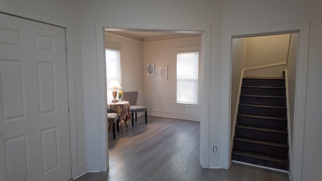 Foto del edificio - 102 S Perry St