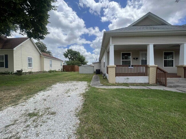 Foto del edificio - JOPLIN: BEAUTIFUL, SPACIOUS 4 BEDROOM/ 3 B...