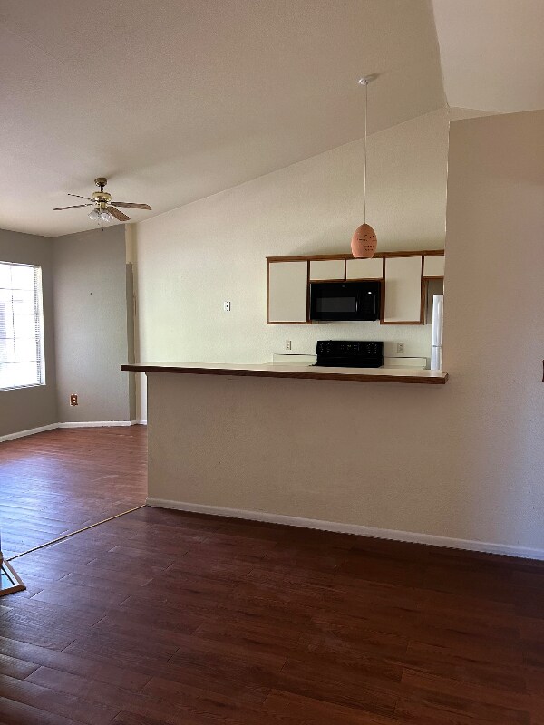 Foto del edificio - 1698 W Park Wood Ln