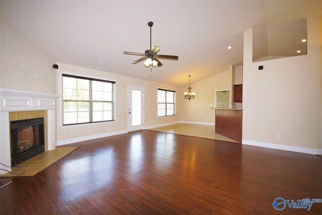 Building Photo - 115 Swan Pond Dr