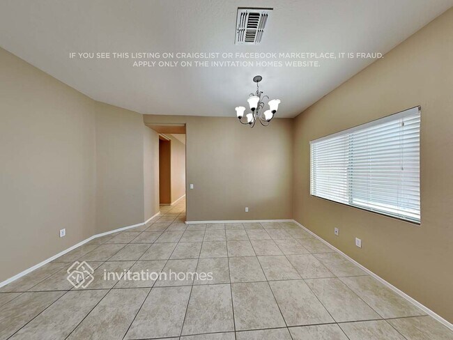 Foto del edificio - 17261 W Rimrock St