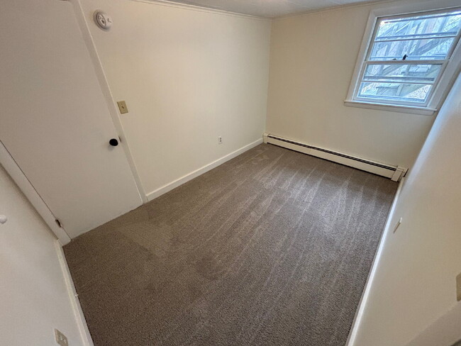 Building Photo - Freshly Updated 2BR Apartment – Heat Included | Sanford, ME