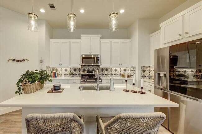 Foto del edificio - 27279 Lombard Wood Dr