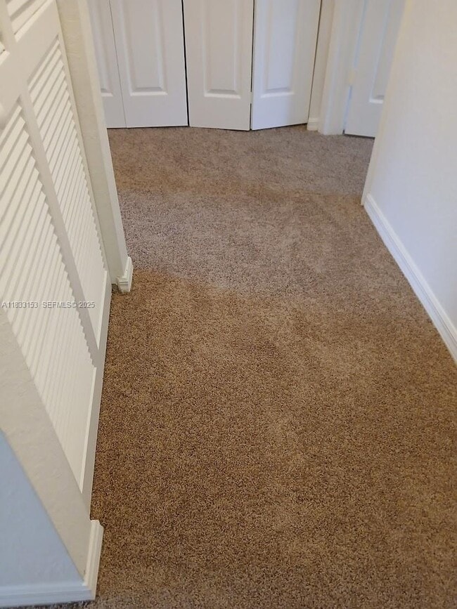 Building Photo - 1909 SW 60th Ave