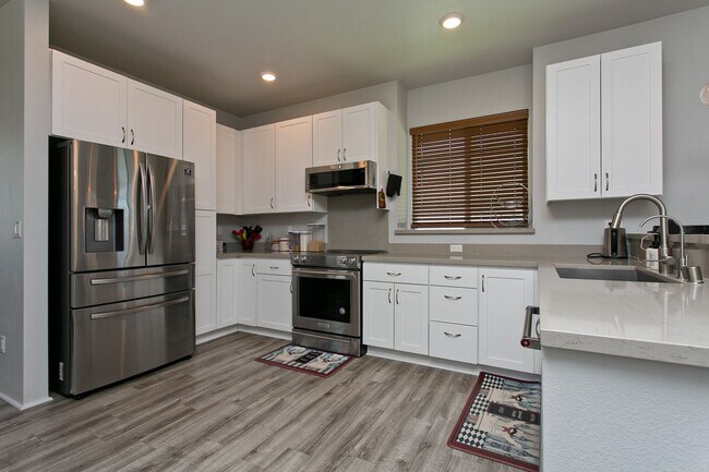 Foto del edificio - Hoopili Newer Single Family 4 bedroom, 2.5...