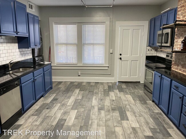 Building Photo - 2 br, 1 bath House - 129 Talbot unit 102