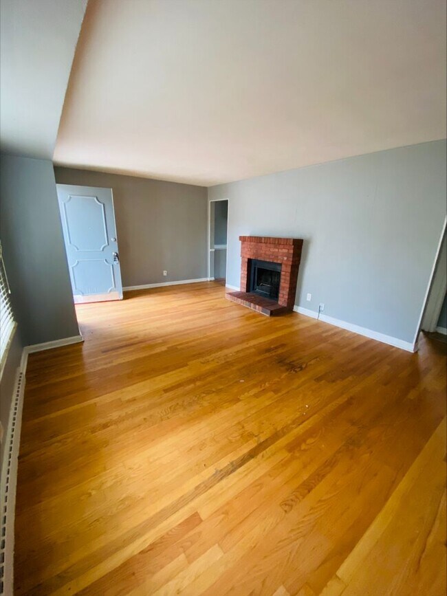 Building Photo - Florissant 3br/2ba