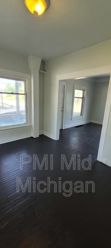 Building Photo - 1140 Ave B