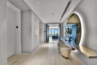 Building Photo - 1000 Biscayne Blvd