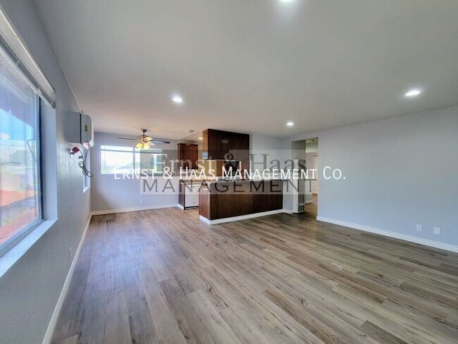 Foto del edificio - 1170 E South St