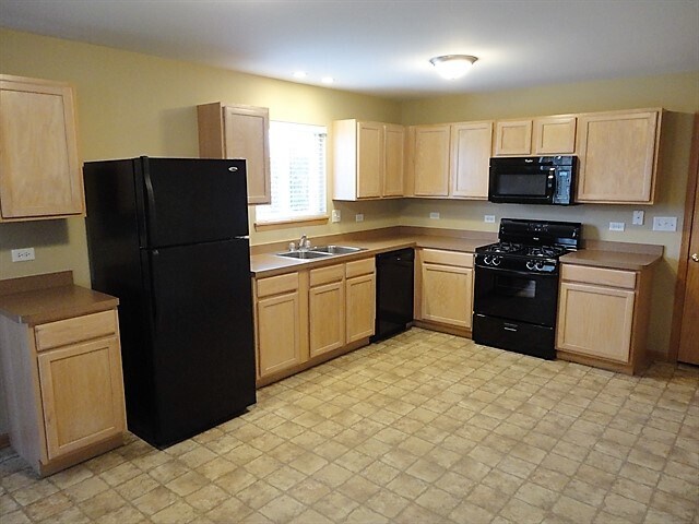 Foto del edificio - 1757 Ivy Ln