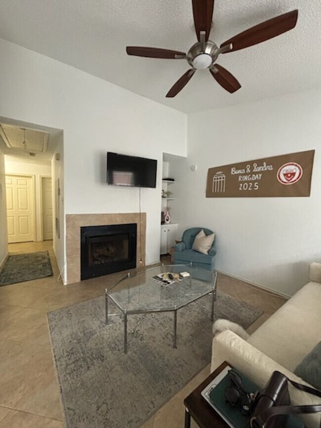 Foto del edificio - 2706 Salado St