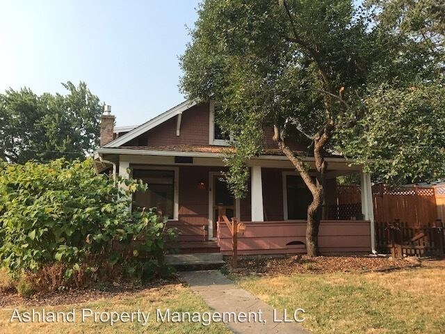 Primary Photo - 2 br, 2 bath House - 882 B St