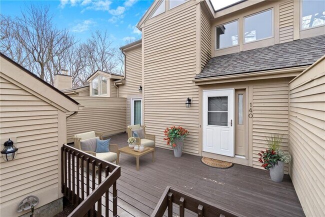 Building Photo - 140 Pine Glen Dr