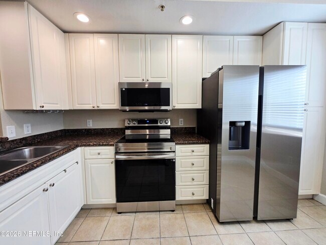 Foto del edificio - 9745 Touchton Rd