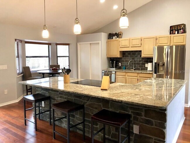 Building Photo - 2104 SW 75th Terrace