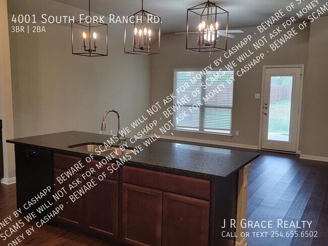 Foto del edificio - 4001 S Fork Ranch Rd