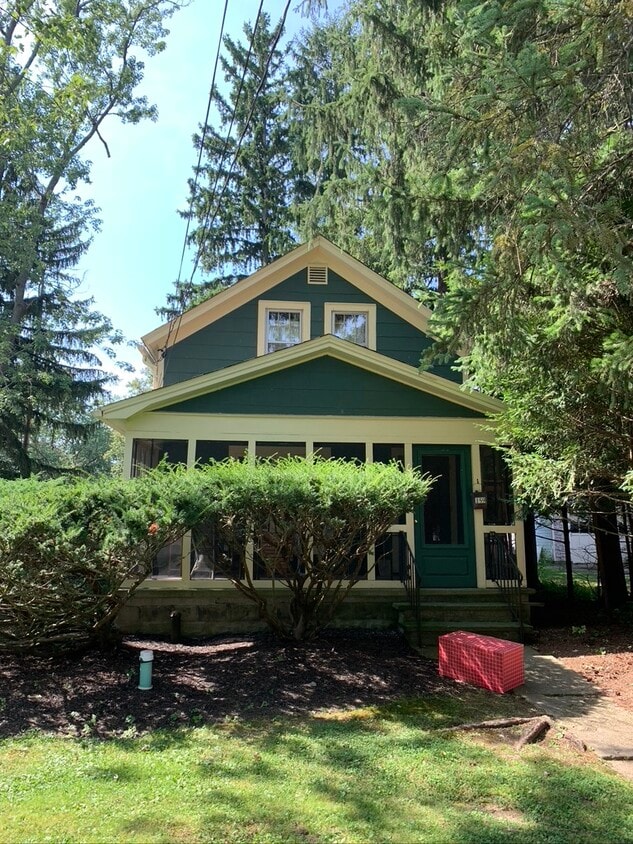 Front - 159 Hamlin Ave