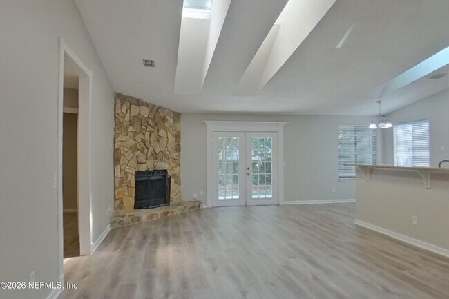 Building Photo - 12124 Roundham Ln N
