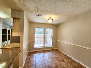 Building Photo - 17742 Kings Park Ln