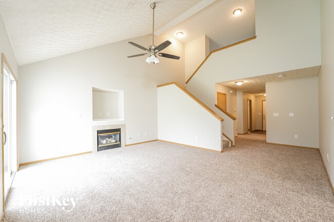 Building Photo - 8333 Mira St