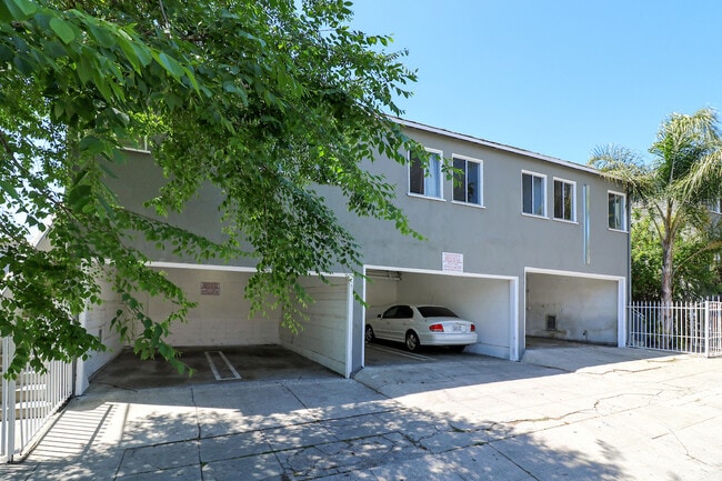 Building Photo - 467 Normandie Plz