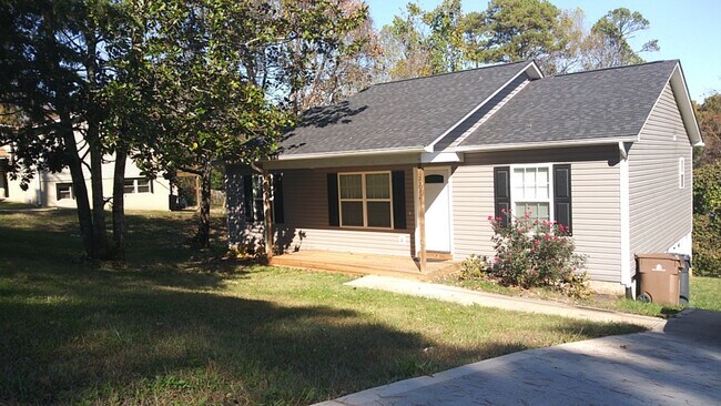 Building Photo - 2232 Roundtree Rd