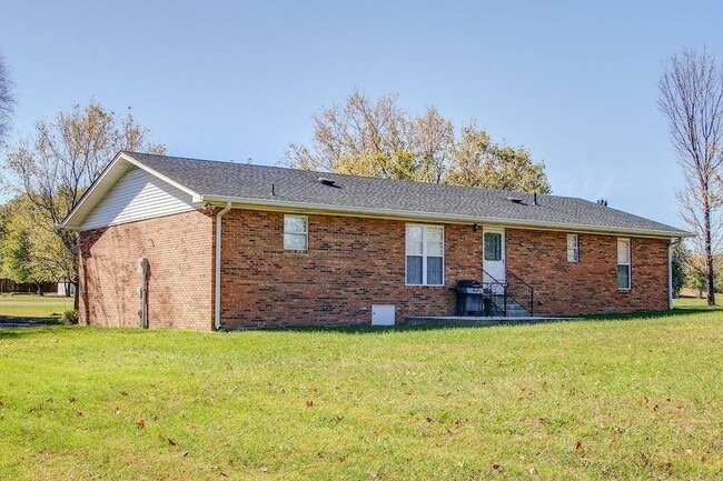 Foto del edificio - 4165 Hawkins Dr