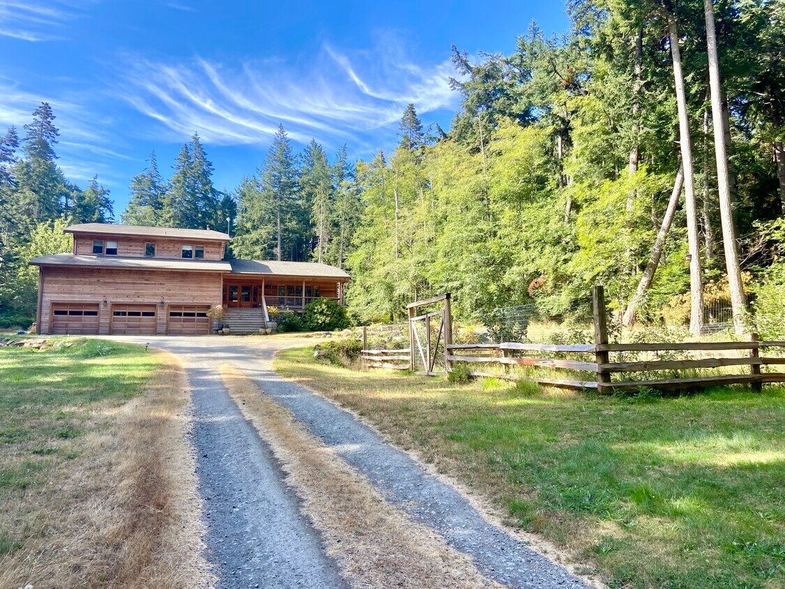 582 Sunset Ave, Eastsound, WA 98245 House Rental in Eastsound, WA