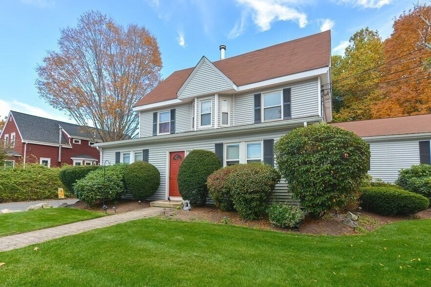 Primary Photo - 36 Cottage St