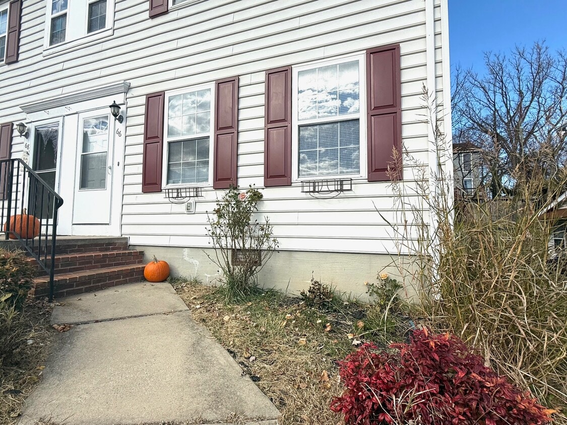 Primary Photo - 66 Park Ave