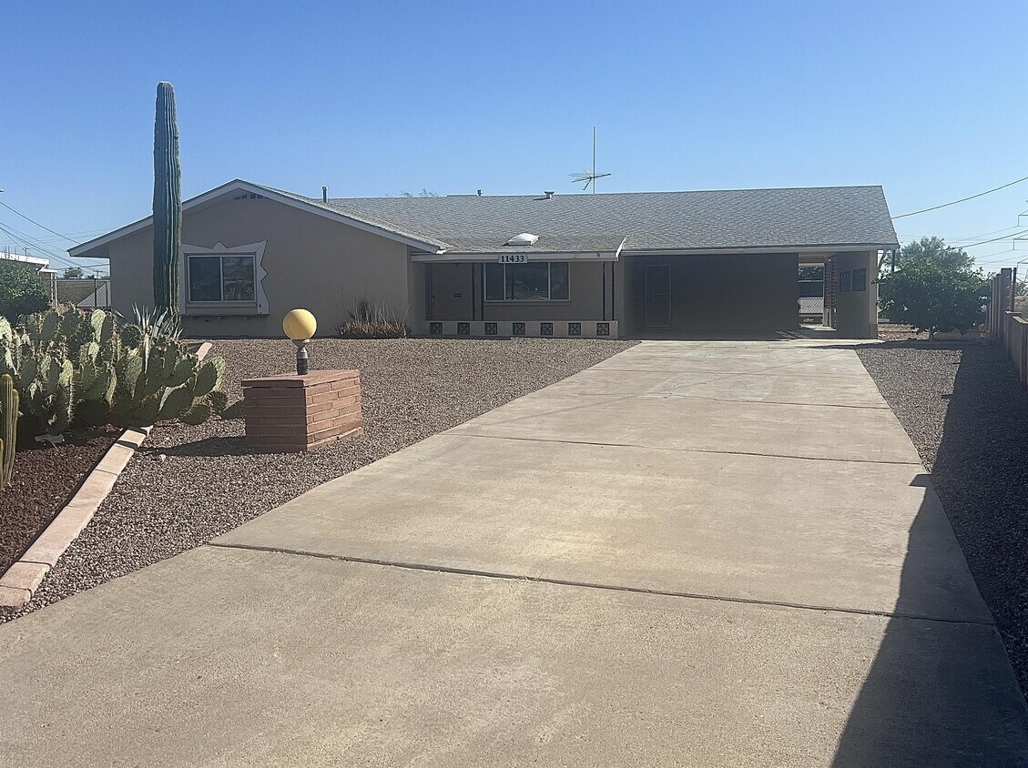 11433 W Lakeshore Dr, Youngtown, AZ 85363 House Rental in Youngtown