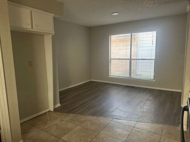 Building Photo - Duplex - Putnam City North Schools