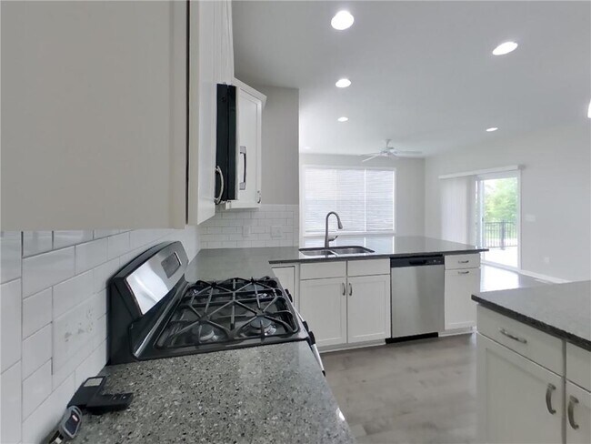 Foto del edificio - 12085 78th St NE