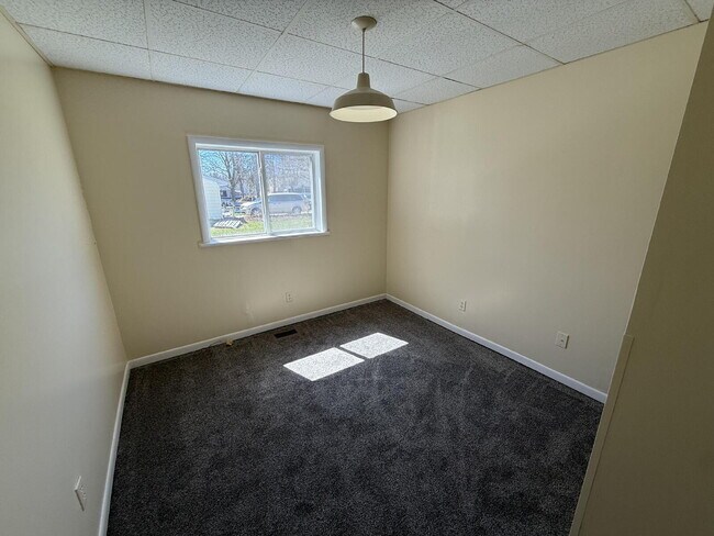 Foto del edificio - Howard City Multi-level 2BR