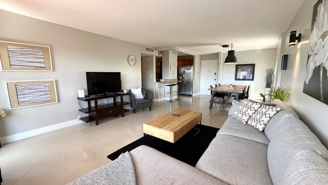 Foto del edificio - 401 Golden Isles Dr