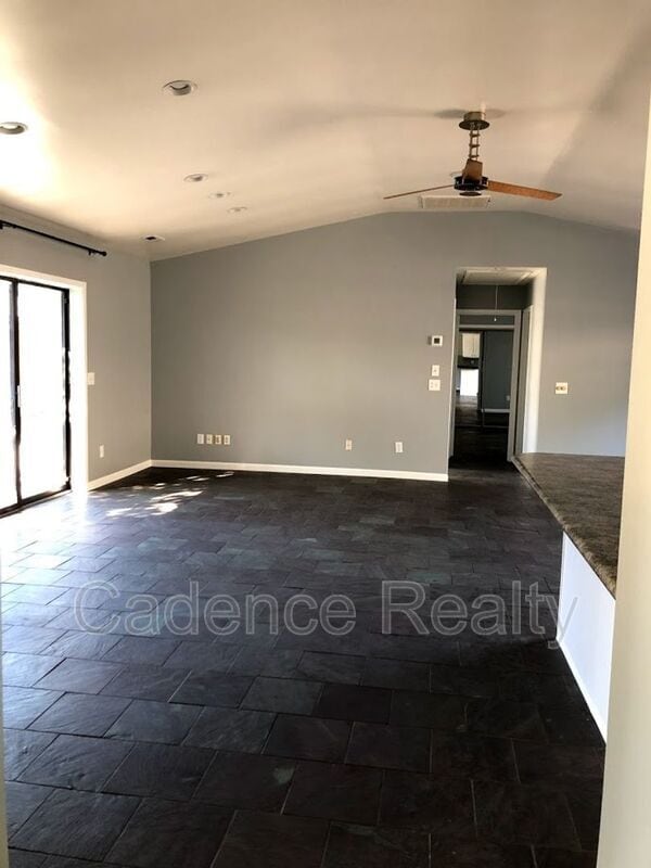 Foto del edificio - 306 Halyard Ct