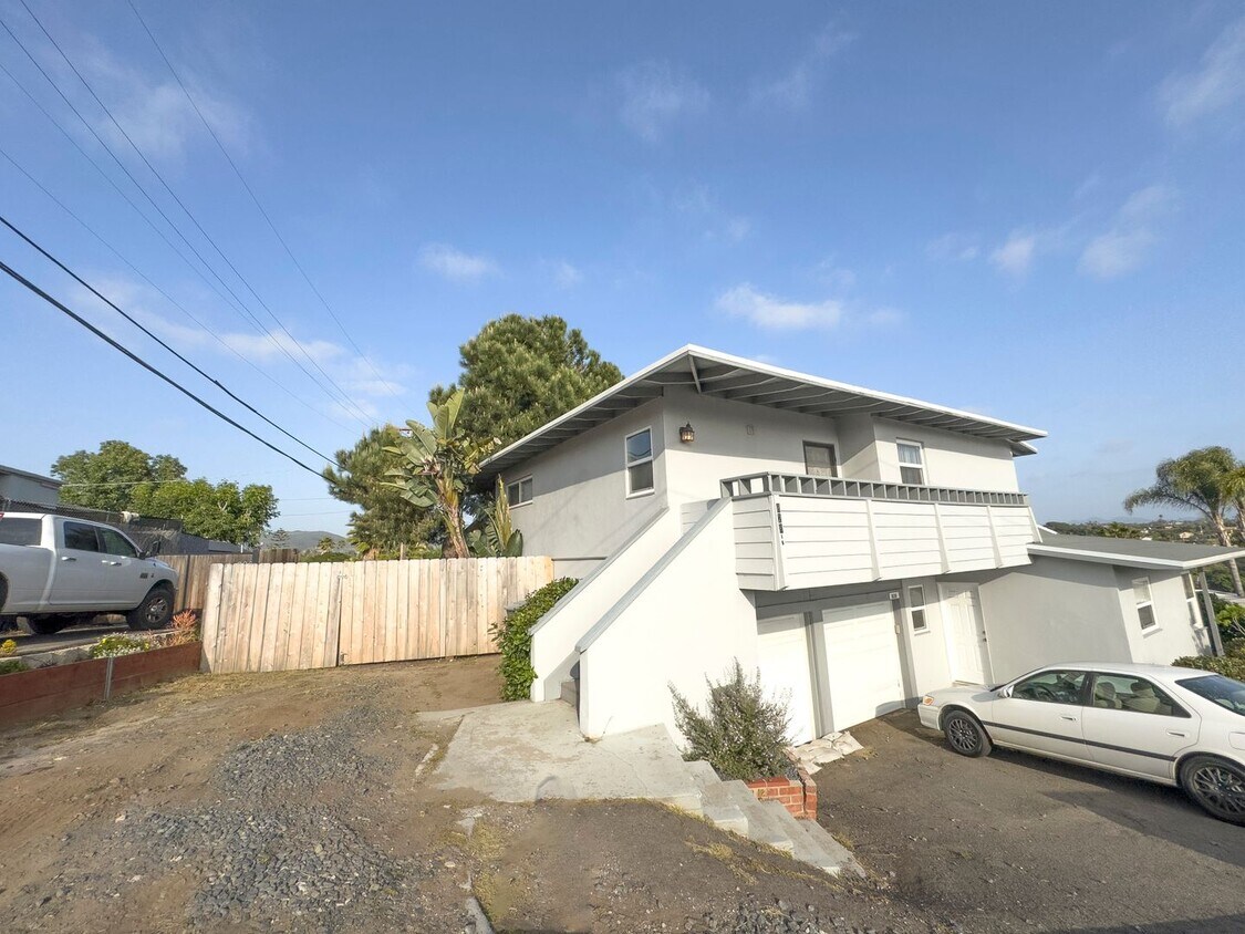 828 Smith Dr, Vista, CA 92084 Townhome Rentals in Vista CA