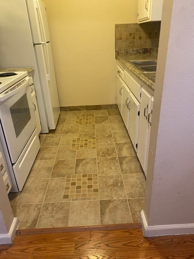 Building Photo - 2304 Peppertree Way